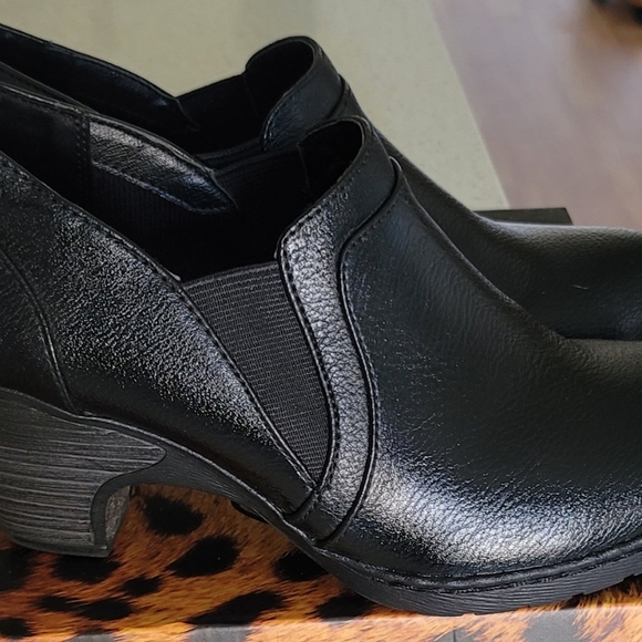 Ortholite Comfortable Bootie Shoe - Picture 1 of 9
